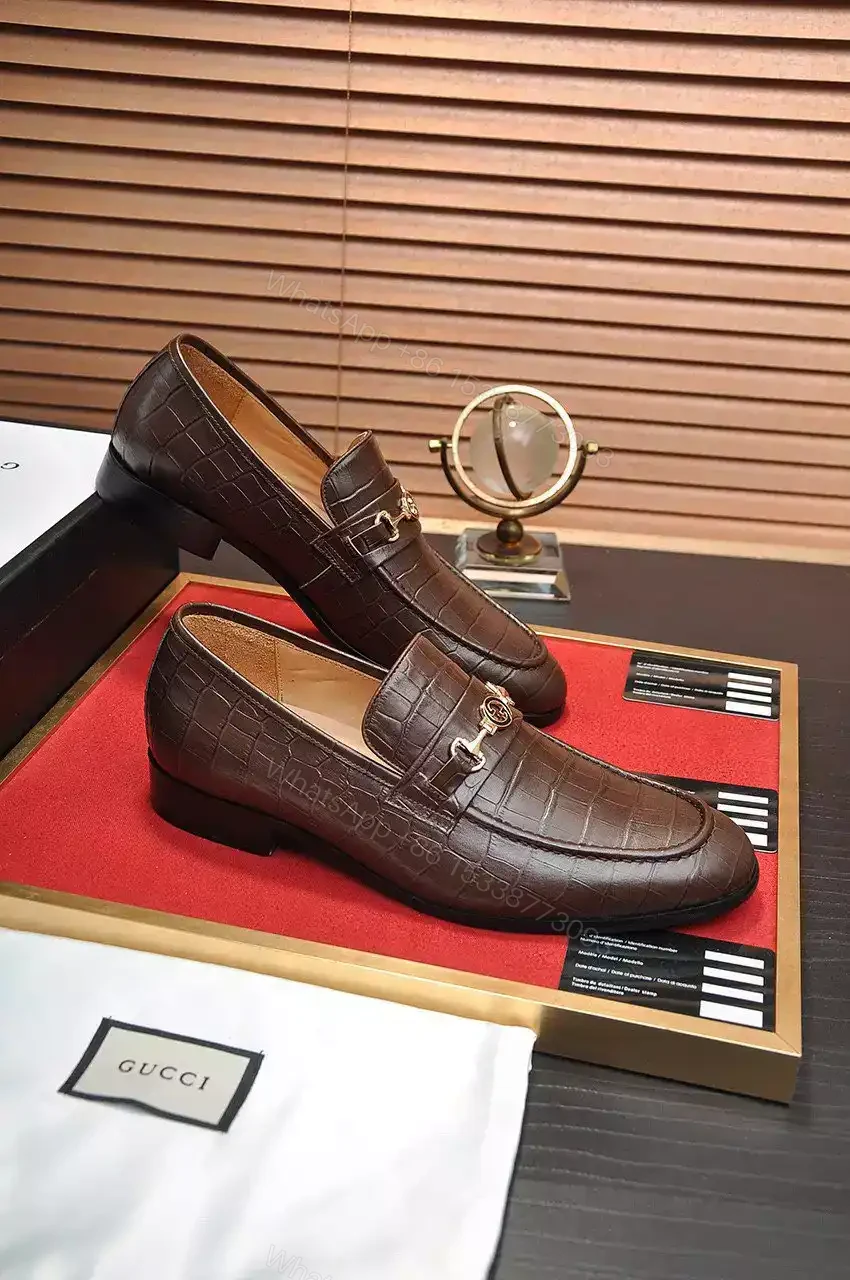 View 2 of GUCCI JORDAAN LOAFER IN BROWN CROCODILE – LDG27