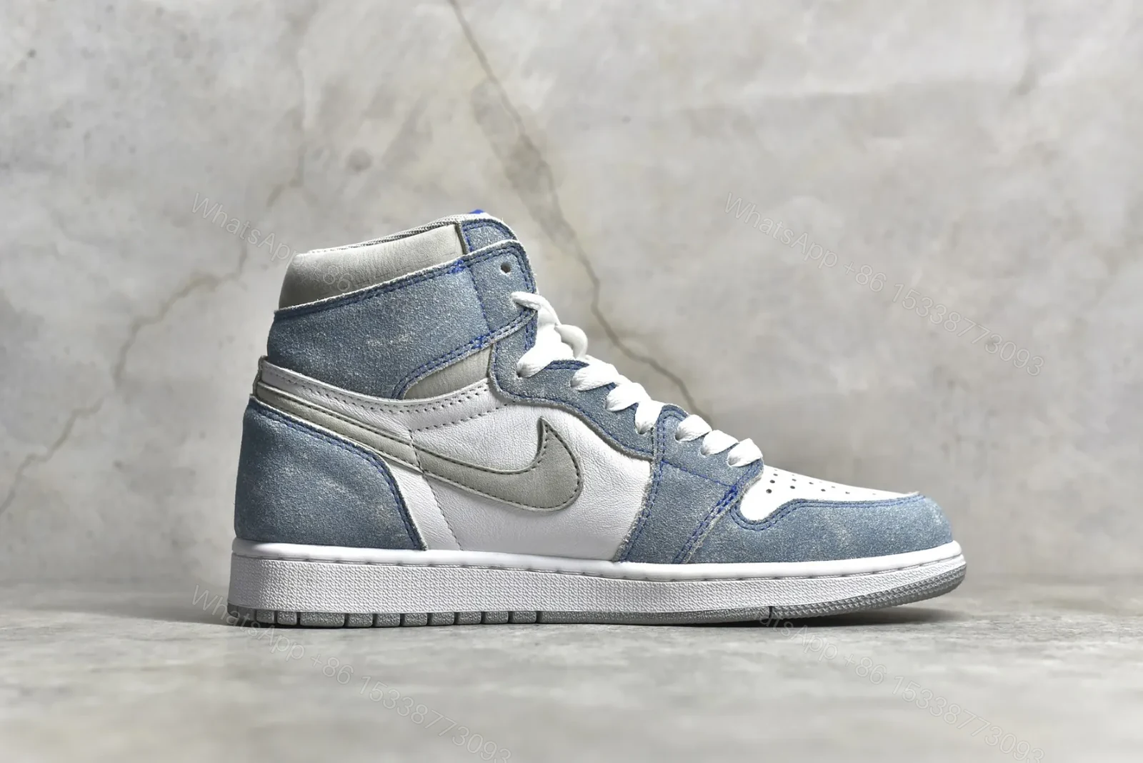 View 4 of Air Jordan 1 Retro High OG Hyper Royal Reps