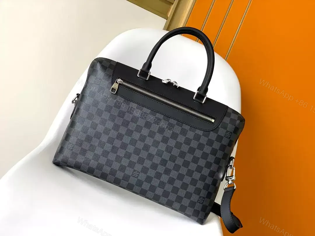 View 2 of LOUIS VUITTON PORTE-DOCUMENTS JOUR – LBV396