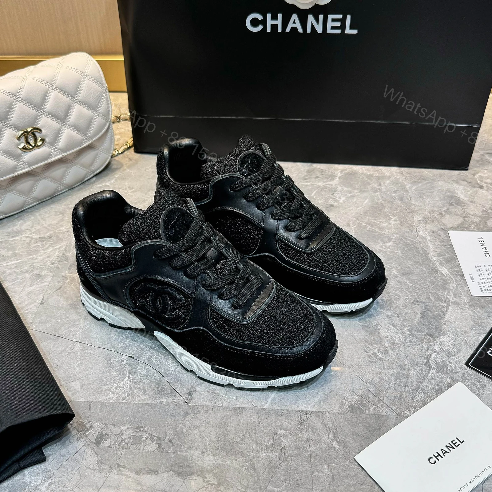 Chanel 原單黑色皮革運動鞋 女士經典跑鞋風格 精品時尚百搭款 — view 1