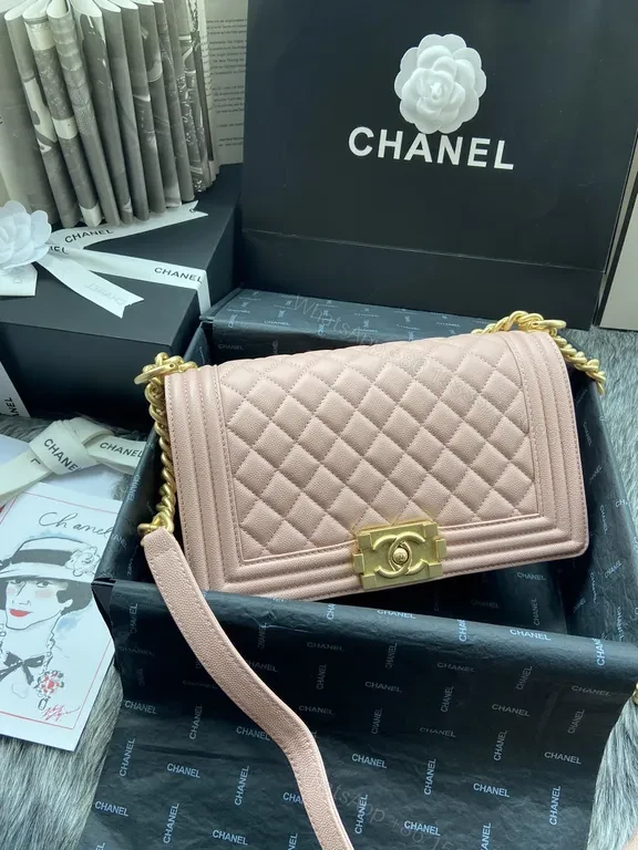Soft Pink Quilted Luxury Bag – Day-to-Night Chic Crossbody — view 1