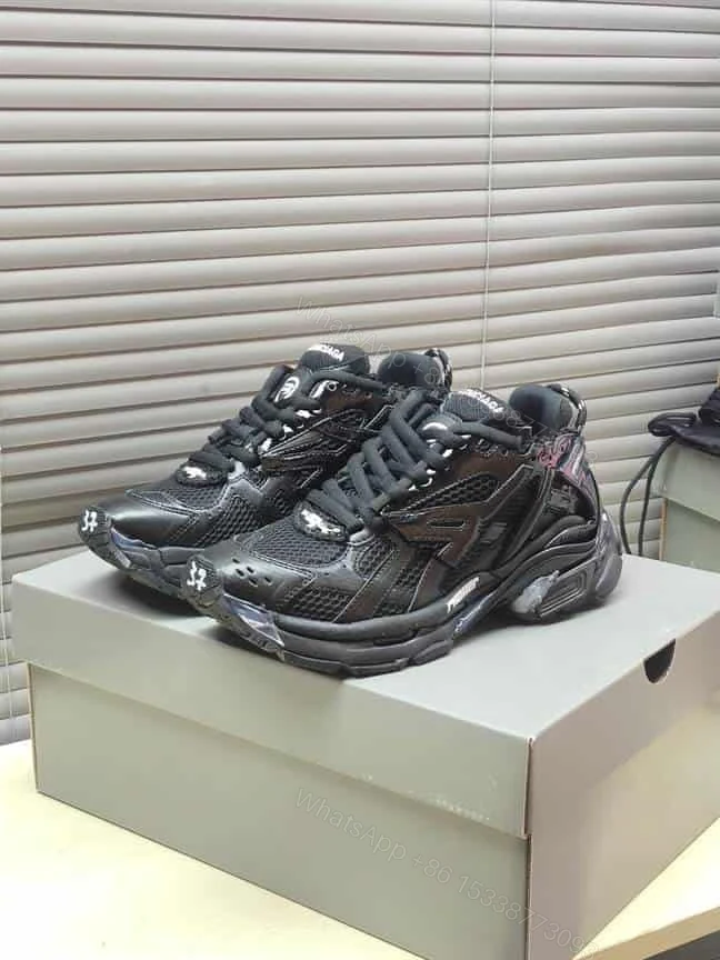 View 9 of BALENCIAGA MEN’S RUNNER SNEAKER – BB178