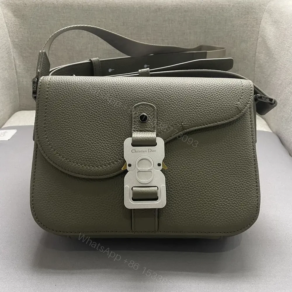 高仿Dior*Saddle系列1ADH672粒面牛皮翻蓋包牛油果免檢版 — view 1