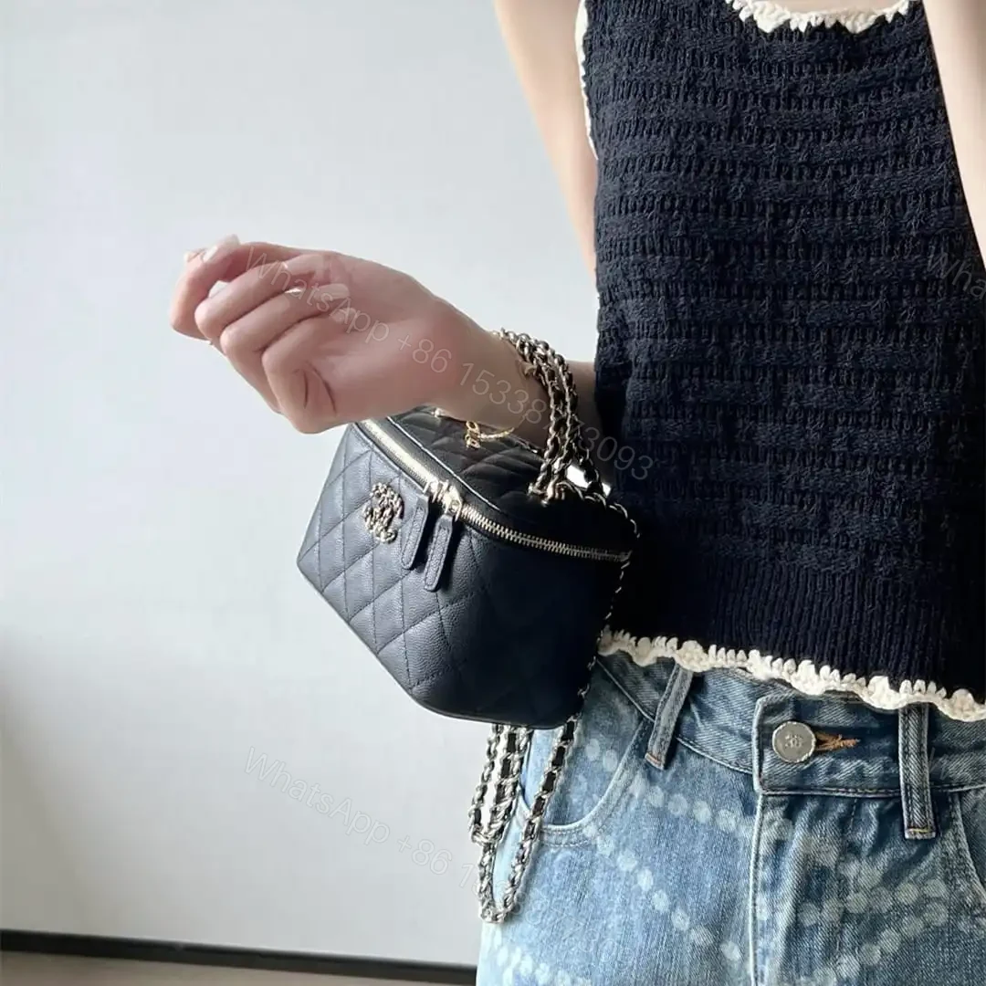 View 19 of 高仿Chanel*26S系列AP5182小球紋牛皮盒子包黑色免檢版