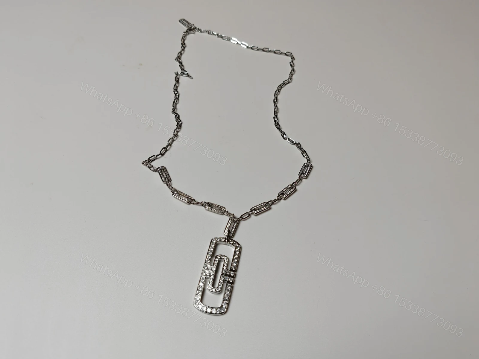 BVLGARI 長鏈扣環項鏈 滿鑽吊墜設計女款百搭飾品 — view 1