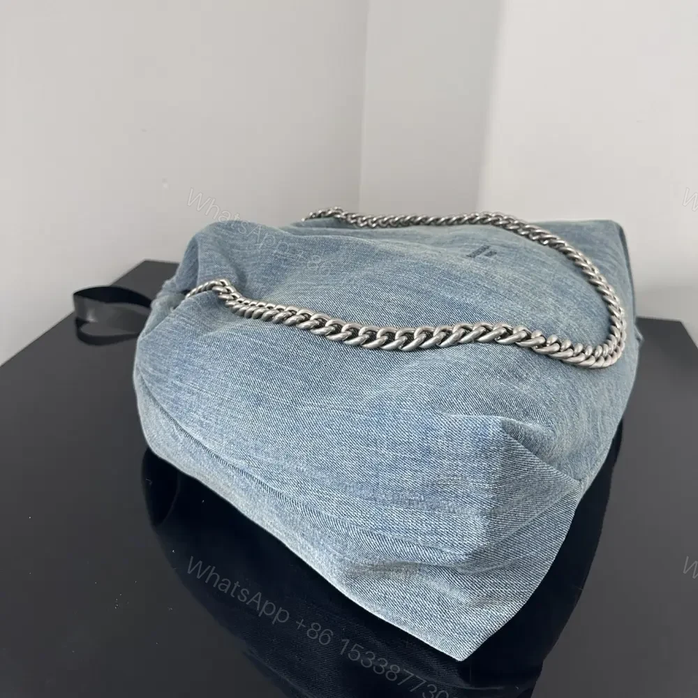View 5 of 高仿Balenciaga2023年新款Crushtote牛仔布垃圾袋大號