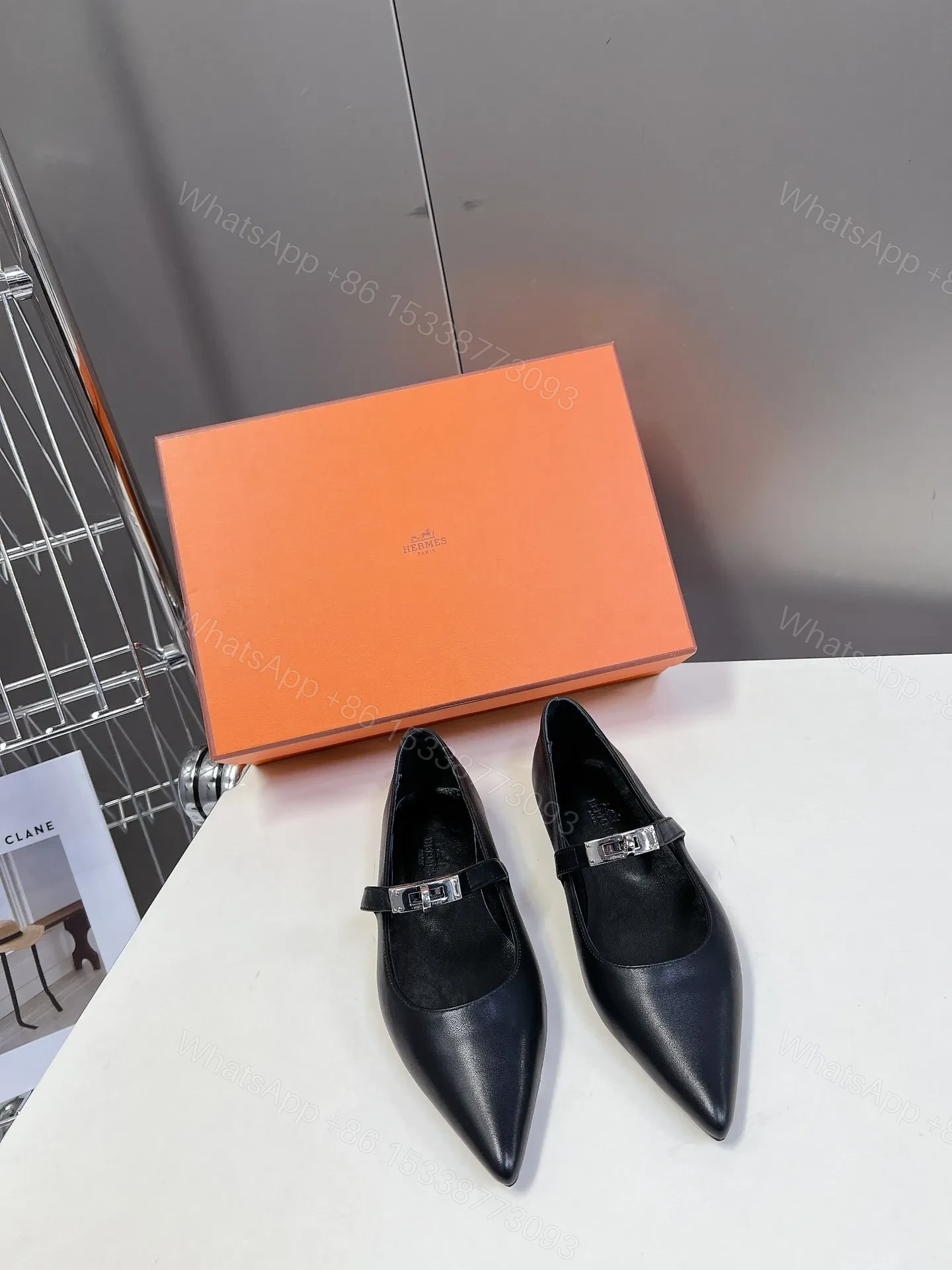Hermes Women Black Leather Pointed Toe Flats — view 1