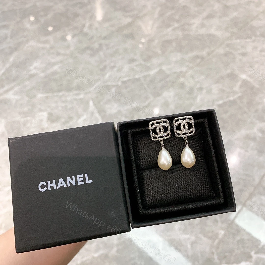 View 3 of EN – Lux Earring Chanel 013