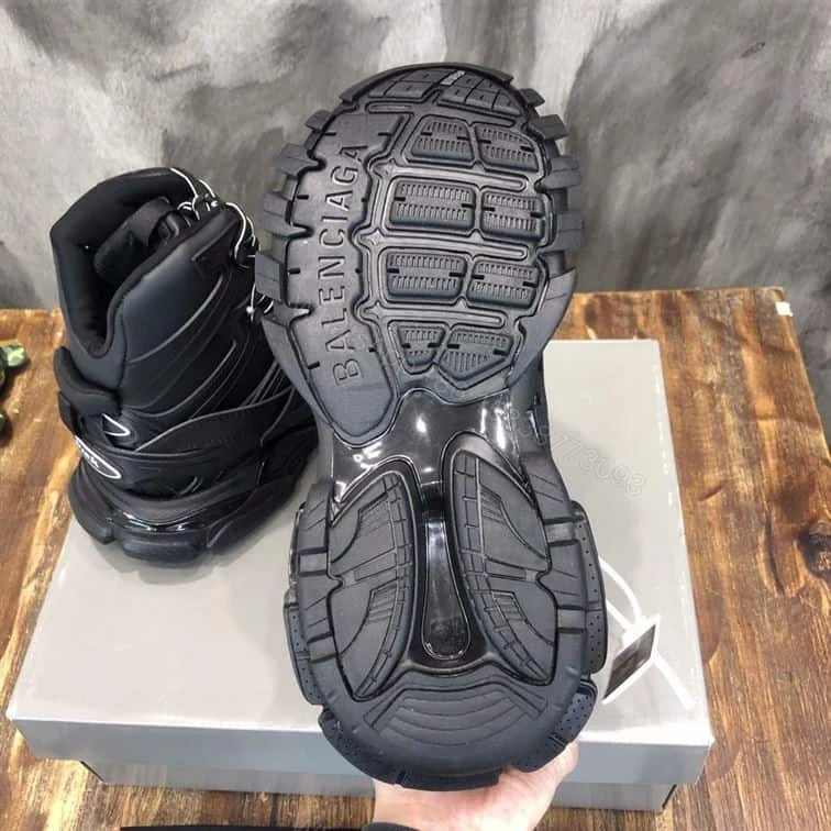 View 10 of MEN’S TRACK HIKE TRAINERS IN BLACK – BB168