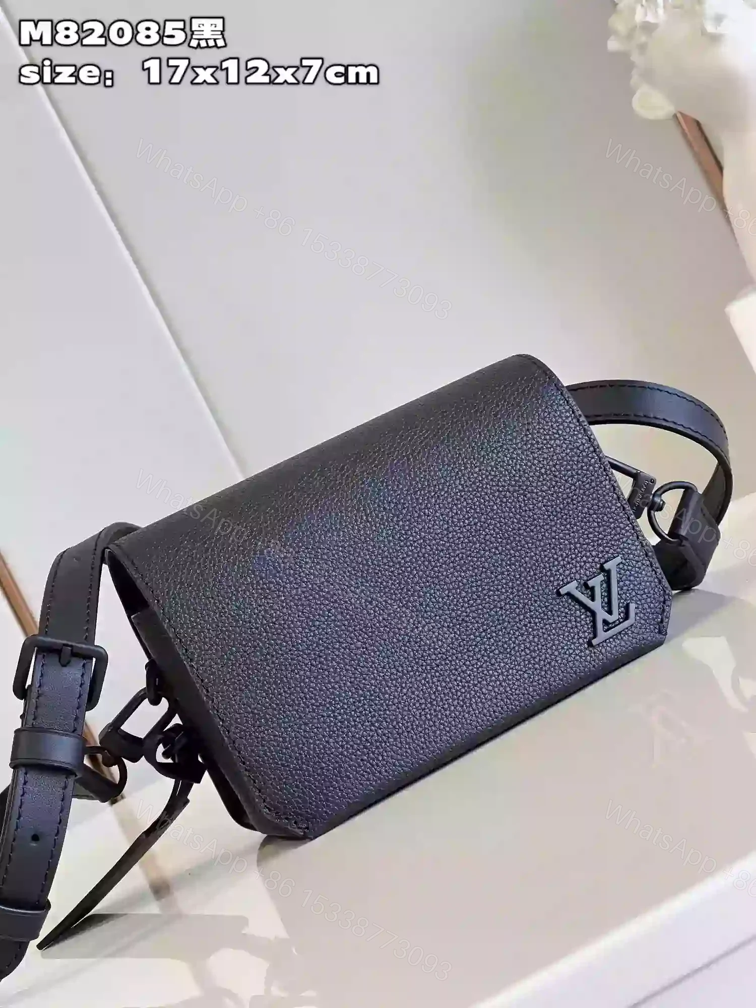 View 2 of LOUIS VUITTON FASTLINE WEARABLE WALLET – RRG068