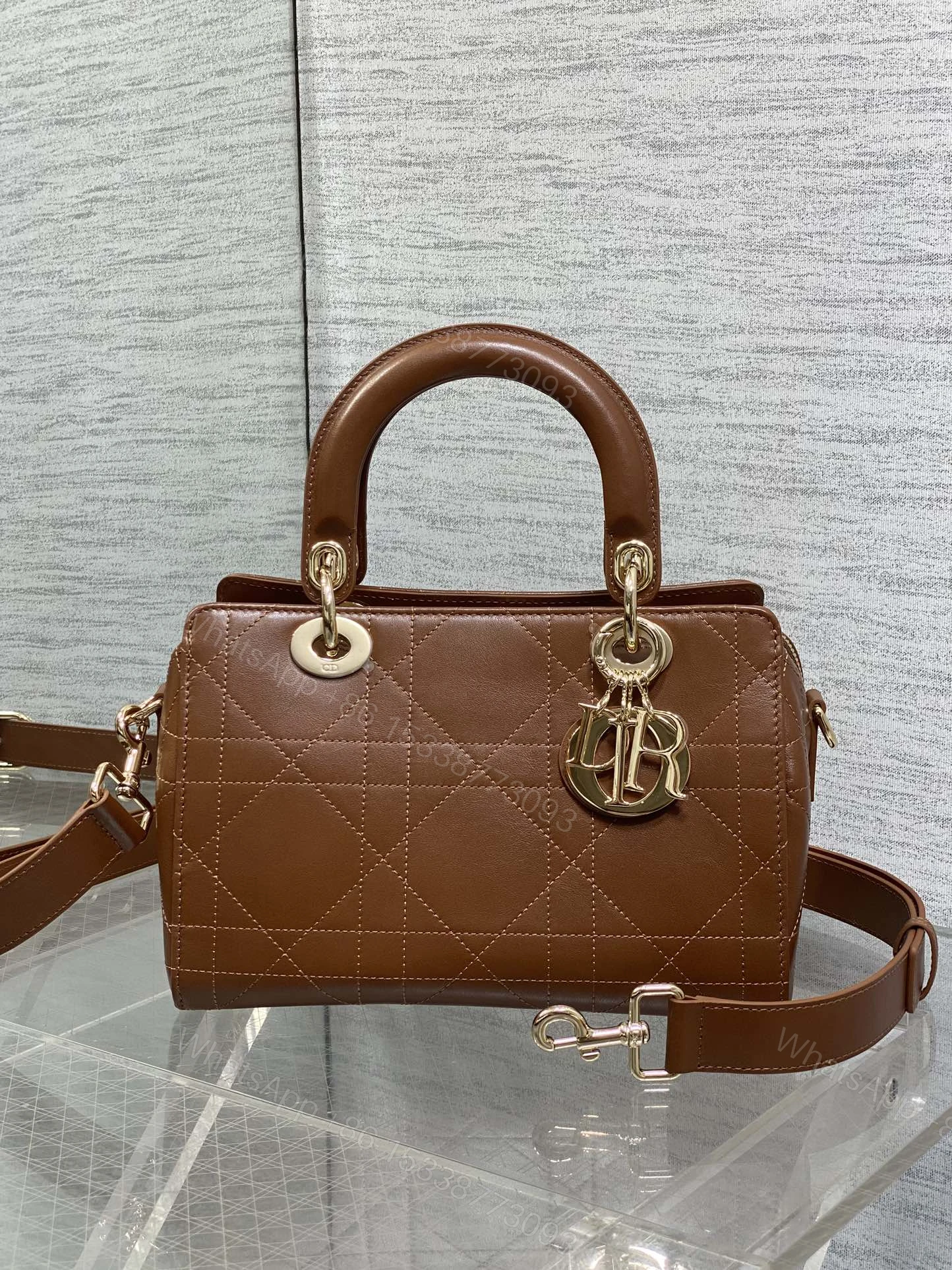 Dior 一比一栗棕色小款手提包 迷你可愛藤格紋女用包 — view 1