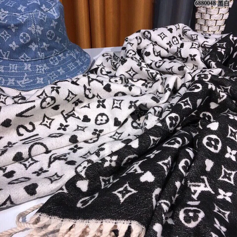 View 7 of EN – Luxury LUV Scarf 031