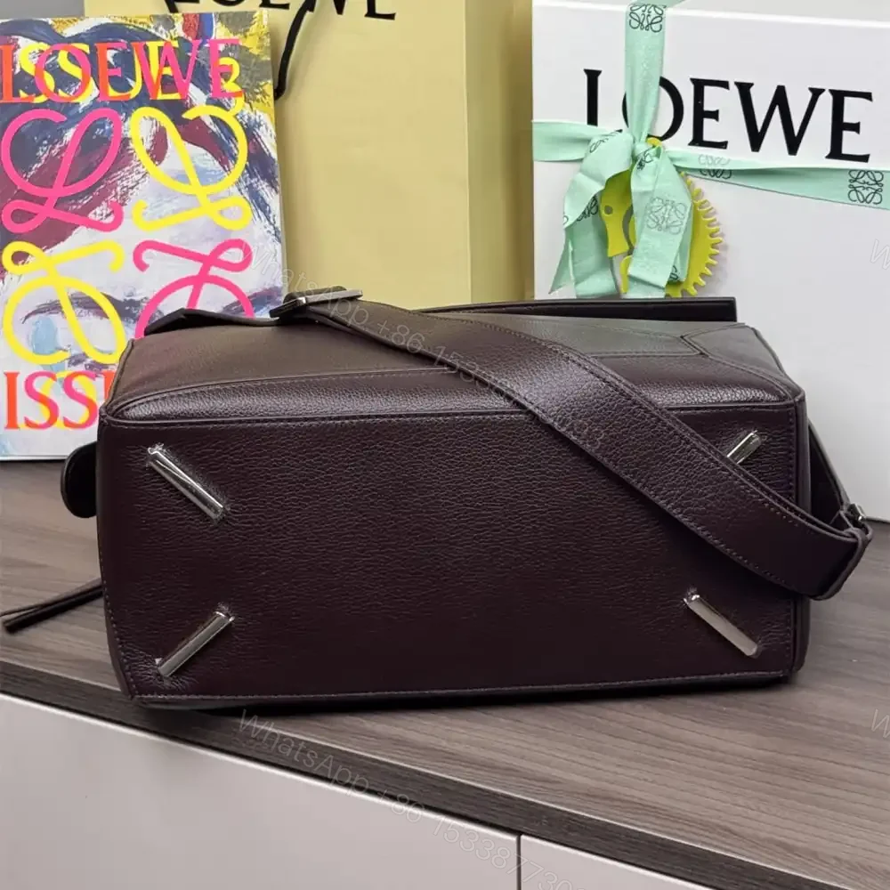 View 4 of 高仿Loewe*Puzzle系列3468鹿皮斜挎包血紫色大號免檢版
