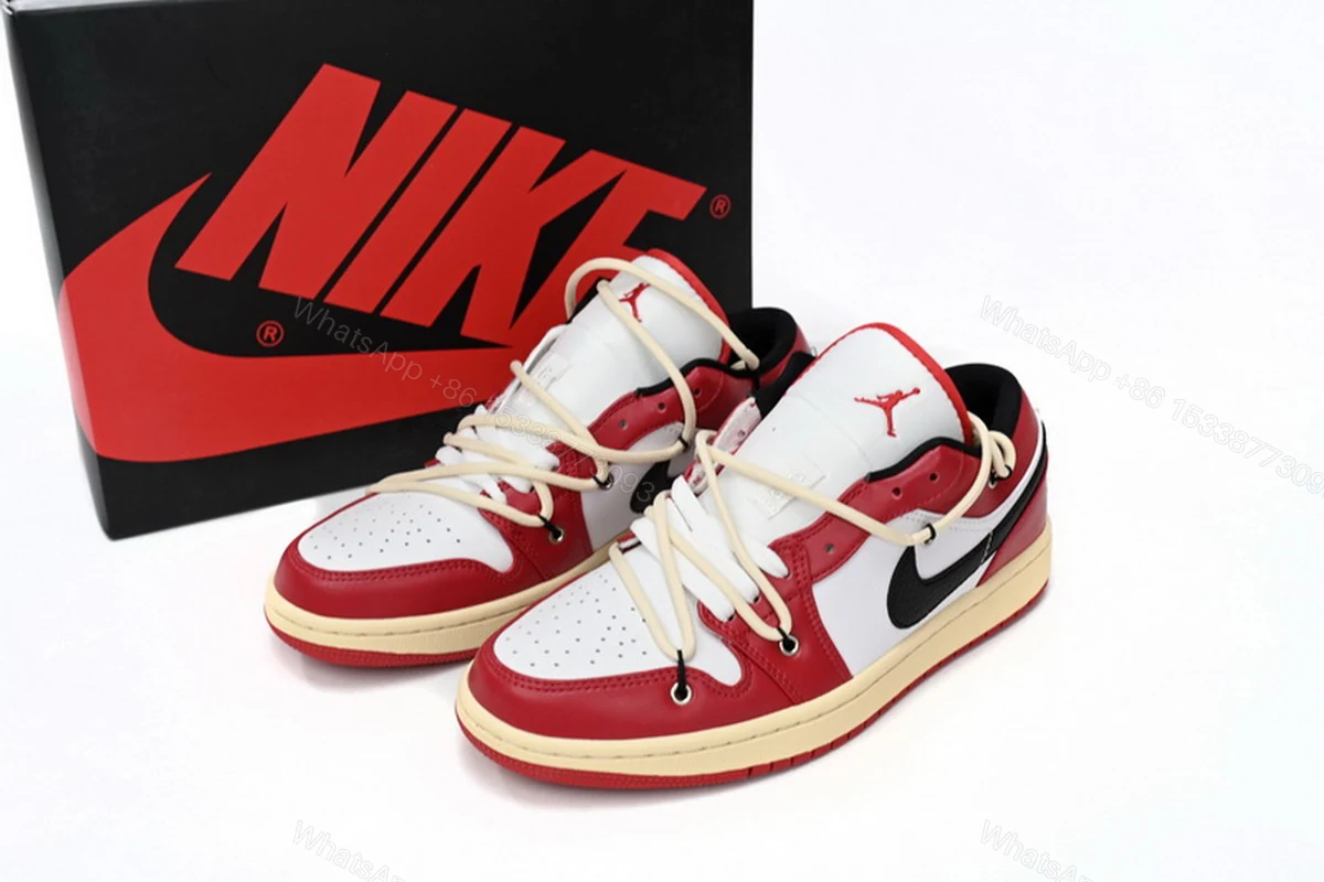 Air Jordan 1 Low Chicago Bandage — view 2