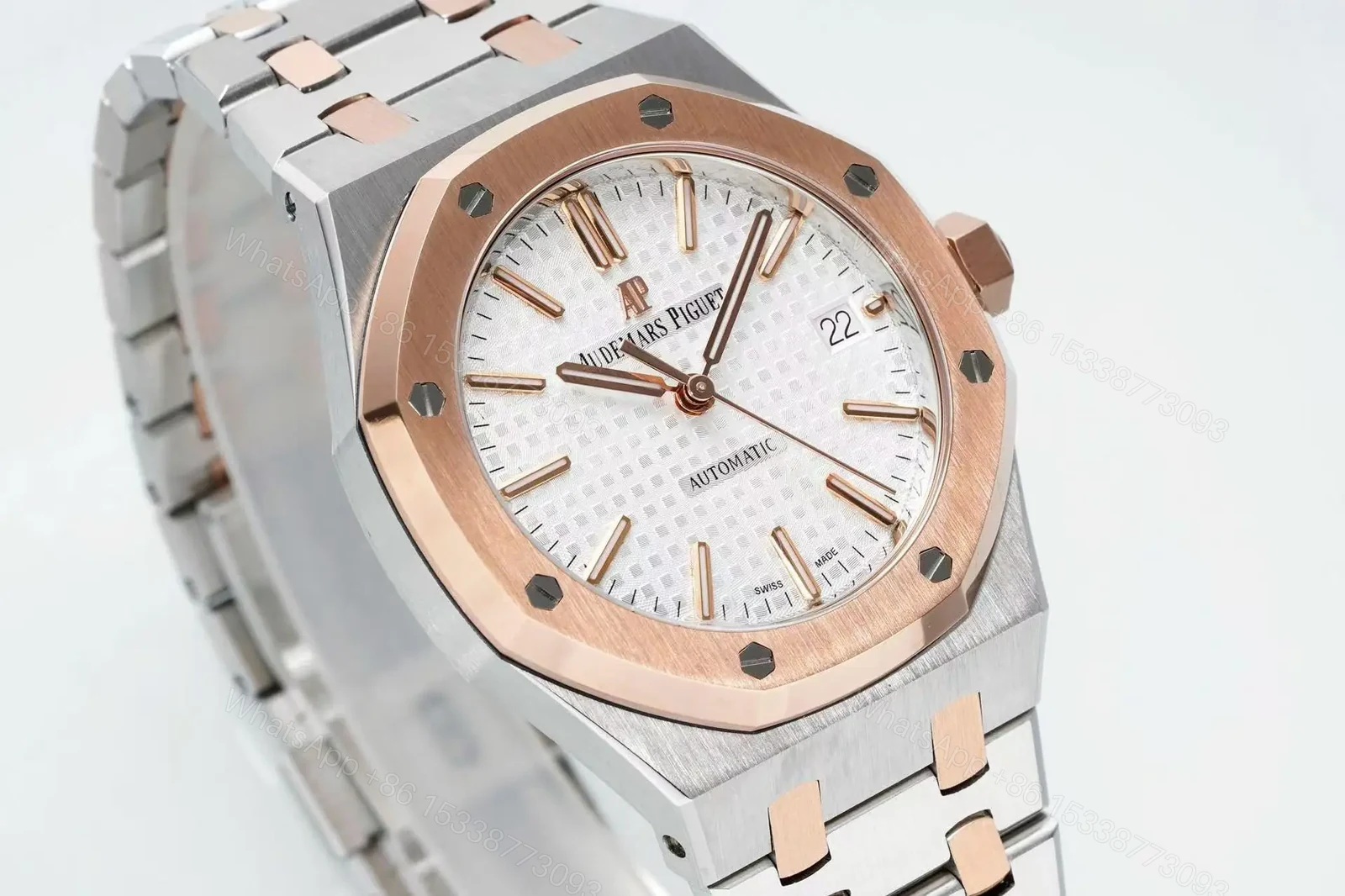 View 3 of Replica Audemars Piguet Royal Oak Selfwinding Silver 15400SR.OO.1220SR.01