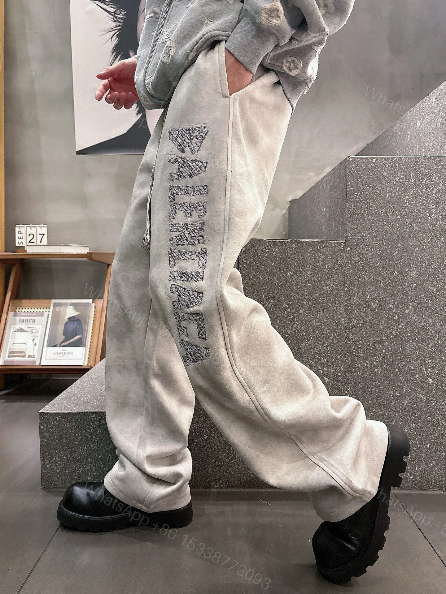 Balenciaga原單休閒長褲男士款米色寬鬆直筒褲街頭字母刺繡款 — view 1