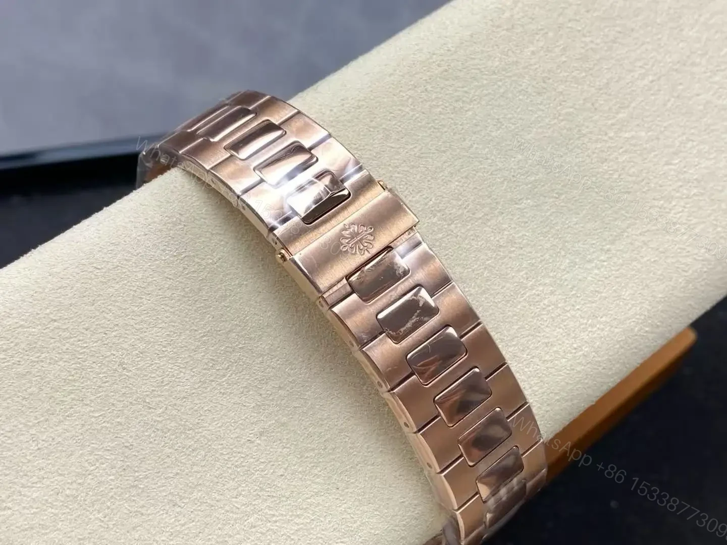 View 9 of Replica Patek Philippe 5980 – Nautilus Rose Gold