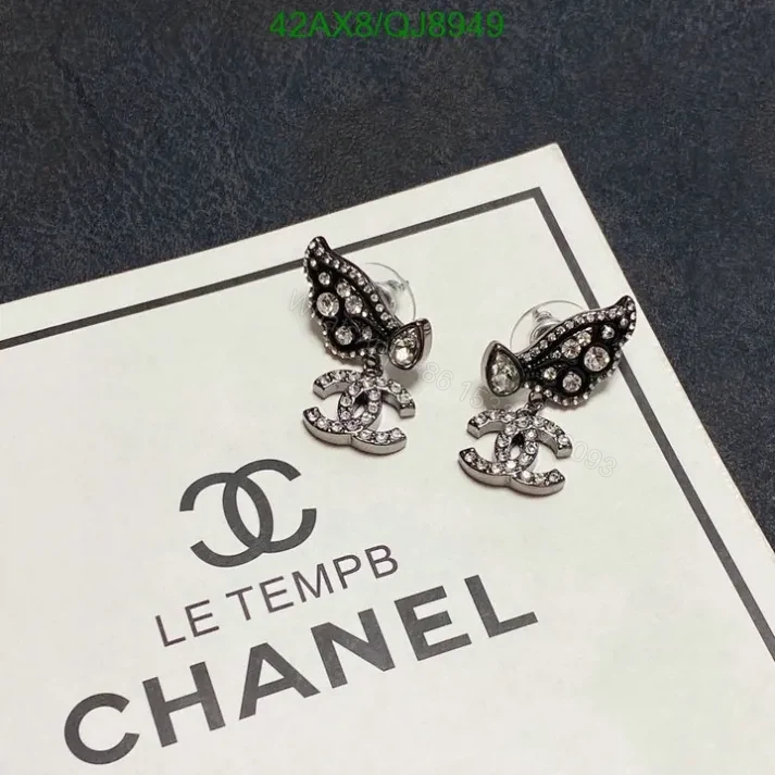 View 4 of Elegant Chanel-Inspired 925 Silver Earrings QJ8949 for Women