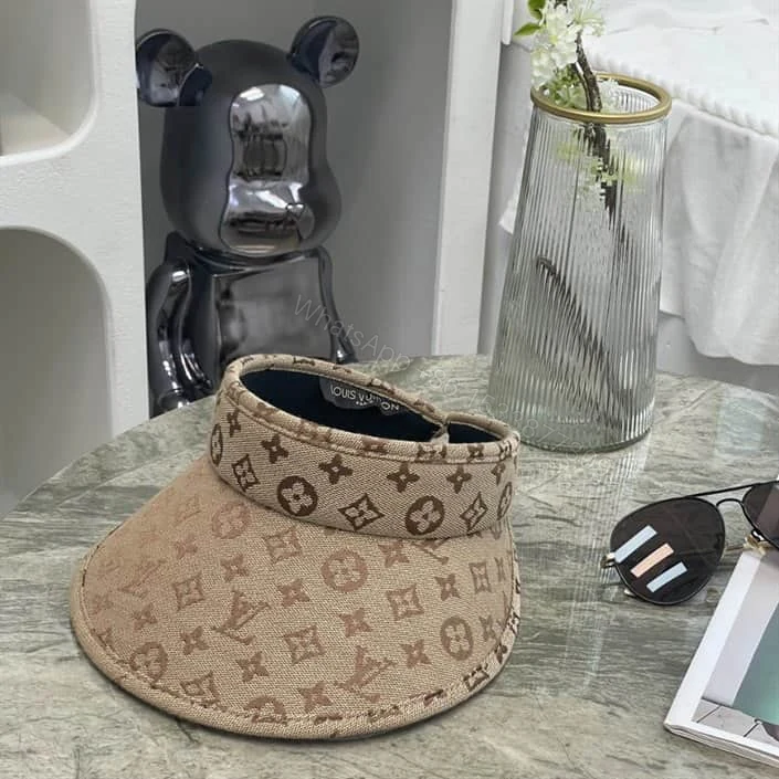 Louis Vuitton Visor – LHC09 — view 1