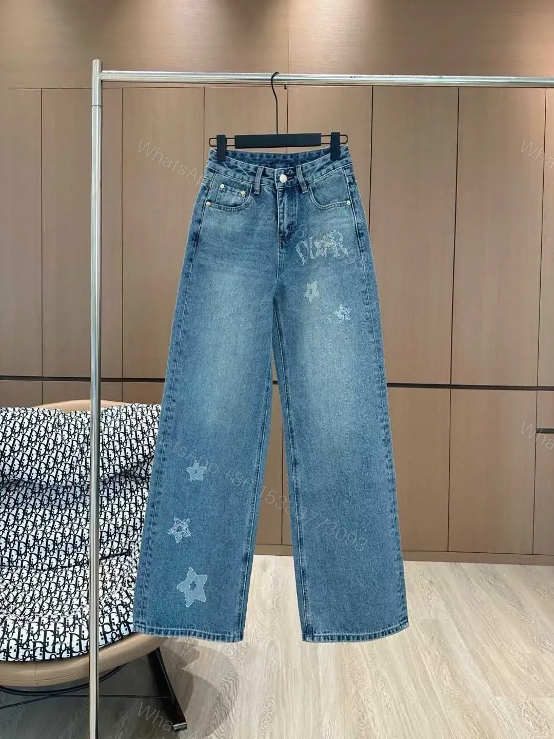DIOR — view 1
