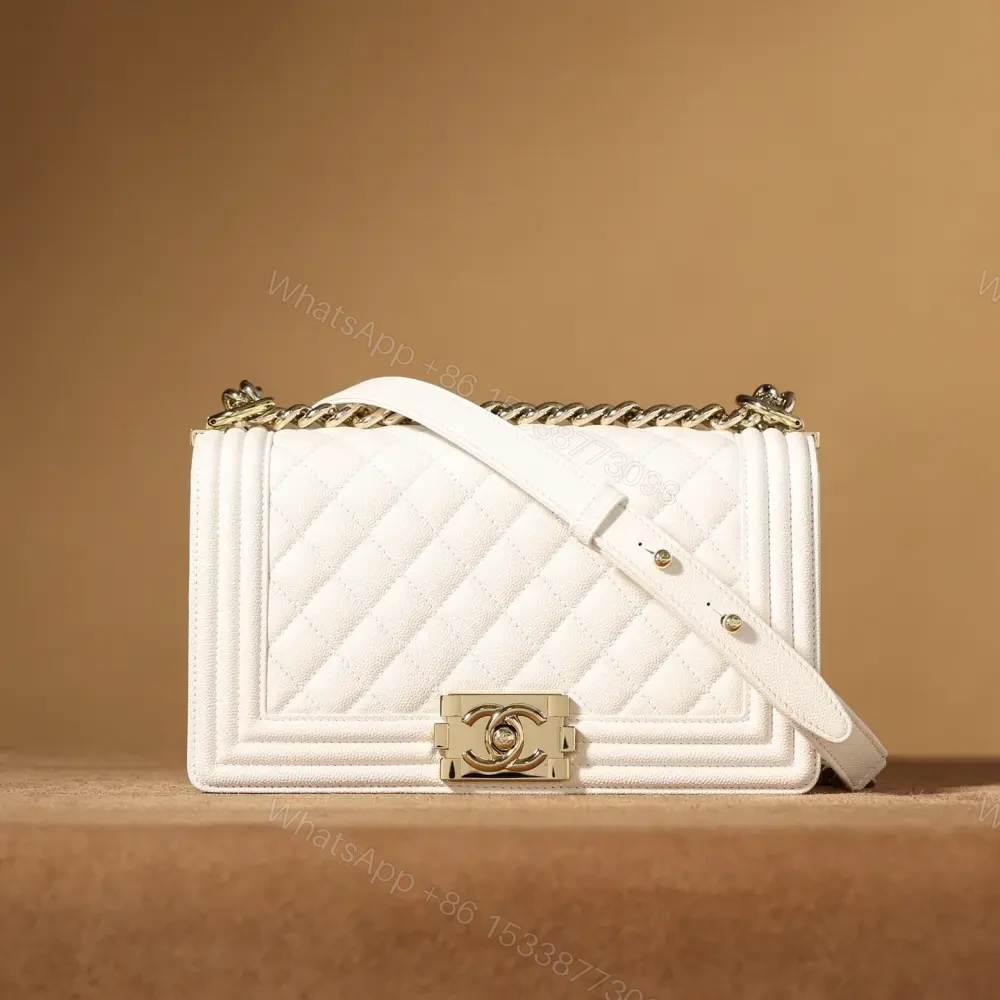高仿Chanel*LeBoy白色口蓋包M免檢版 — view 1
