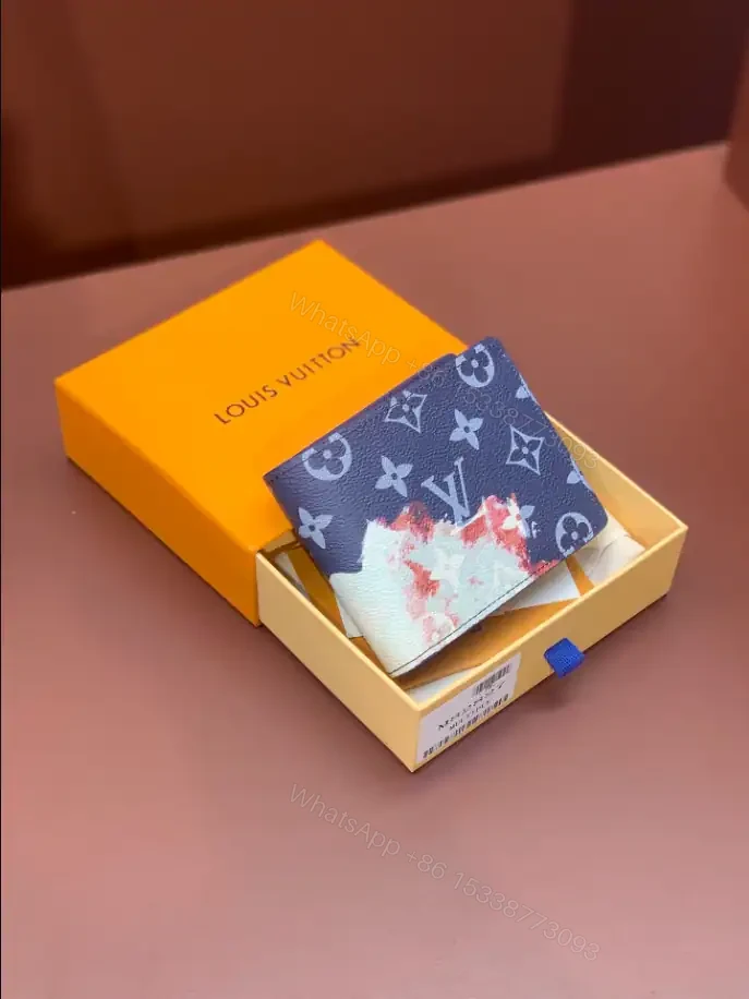 View 2 of LV MULTIPLE WALLET- RRG082