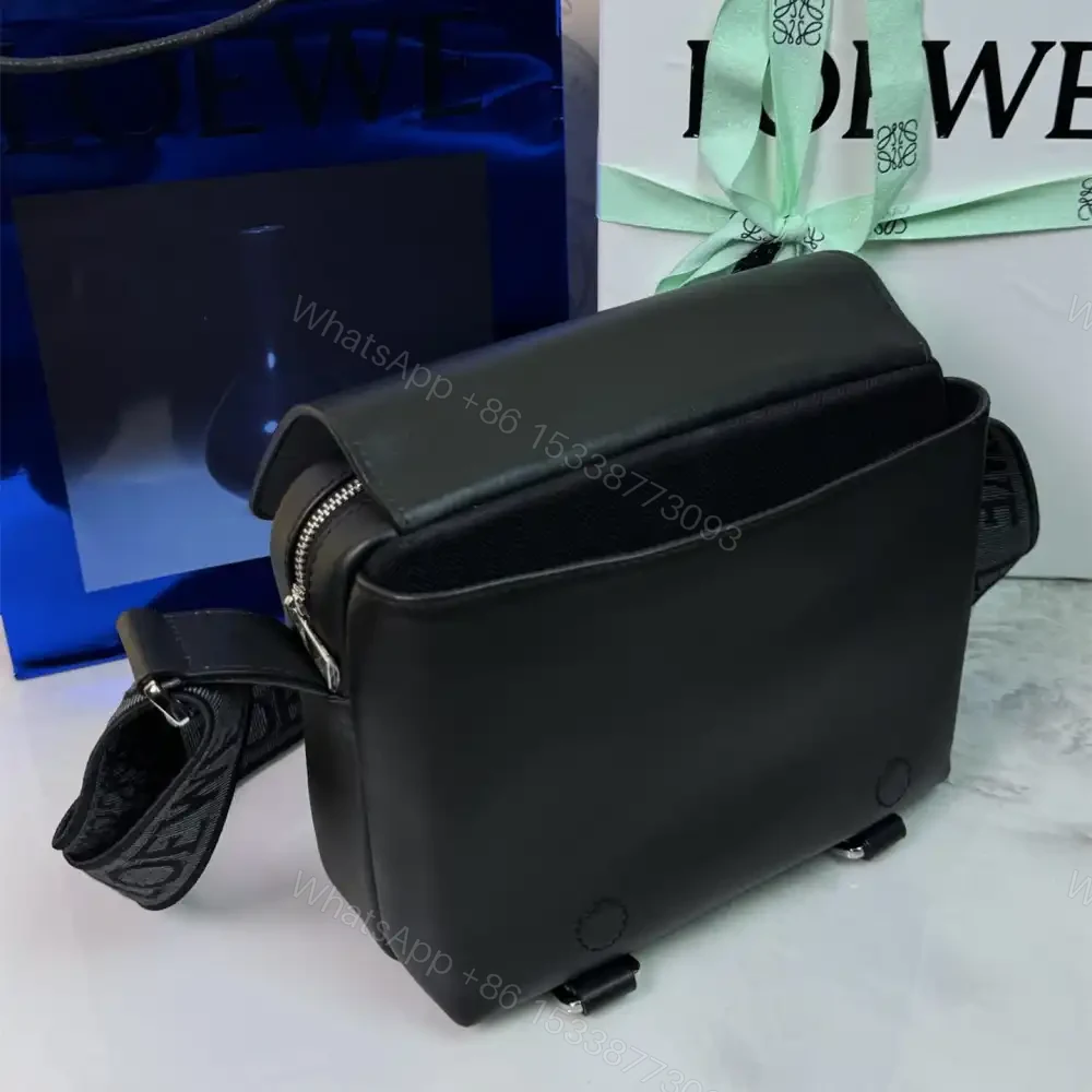 View 3 of 高仿Loewe*Military系列1100牛皮男士郵差包黑色小號免檢版