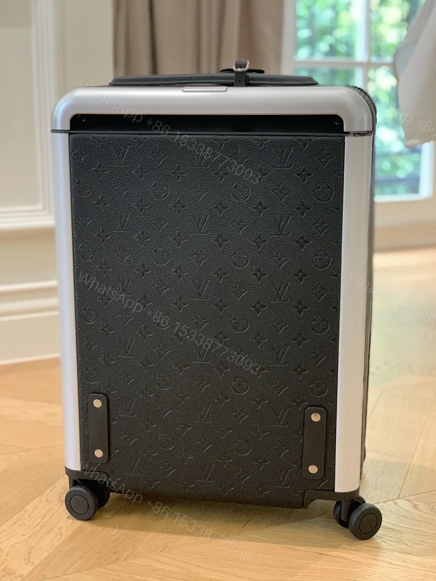 View 7 of Louis Vuitton Horizon 55 rolling suitcase