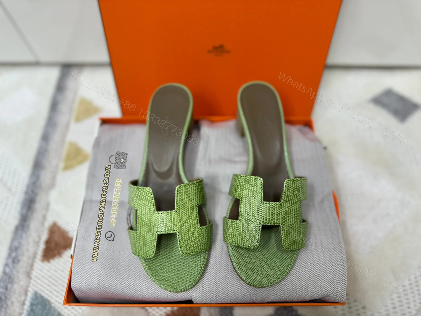 Hermes Ladies Sandals Flat Oran Lizard Light Green — view 1