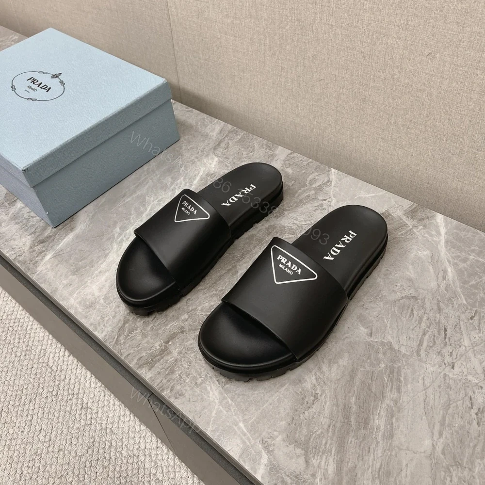 高仿Prada*1XX582N男女同款拖鞋塗層字母黑色免檢版 — view 1