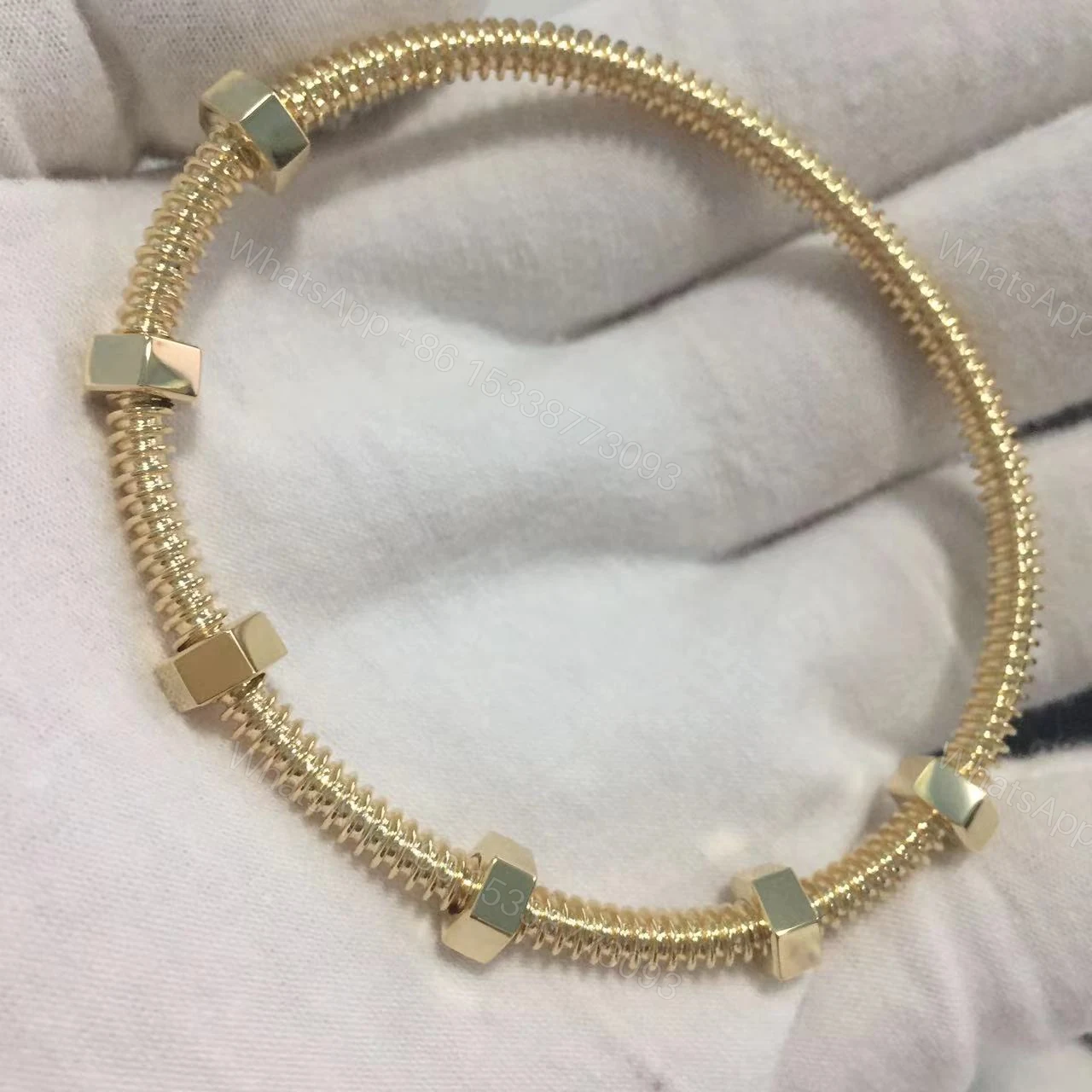 View 3 of 18K Yellow Gold Écrou de Cartier bracelet
