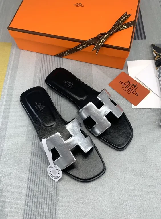 HermÃ ̈s Oran Sandals: Metallic-H Leather, Luxe Open-Toe Footwear — view 1