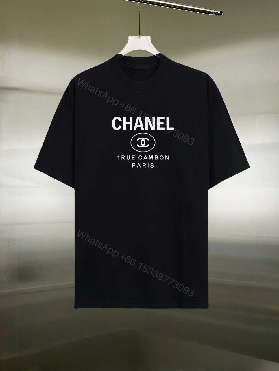 Chanel 高仿短袖T恤Rue Cambon 經典地址標誌款 黑色潮感設計 — view 1