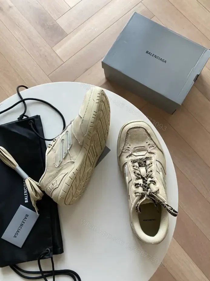 View 3 of MEN’S HAMPTONS MEDIUM WORN-OUT SNEAKER IN OFF WHITE – BB280
