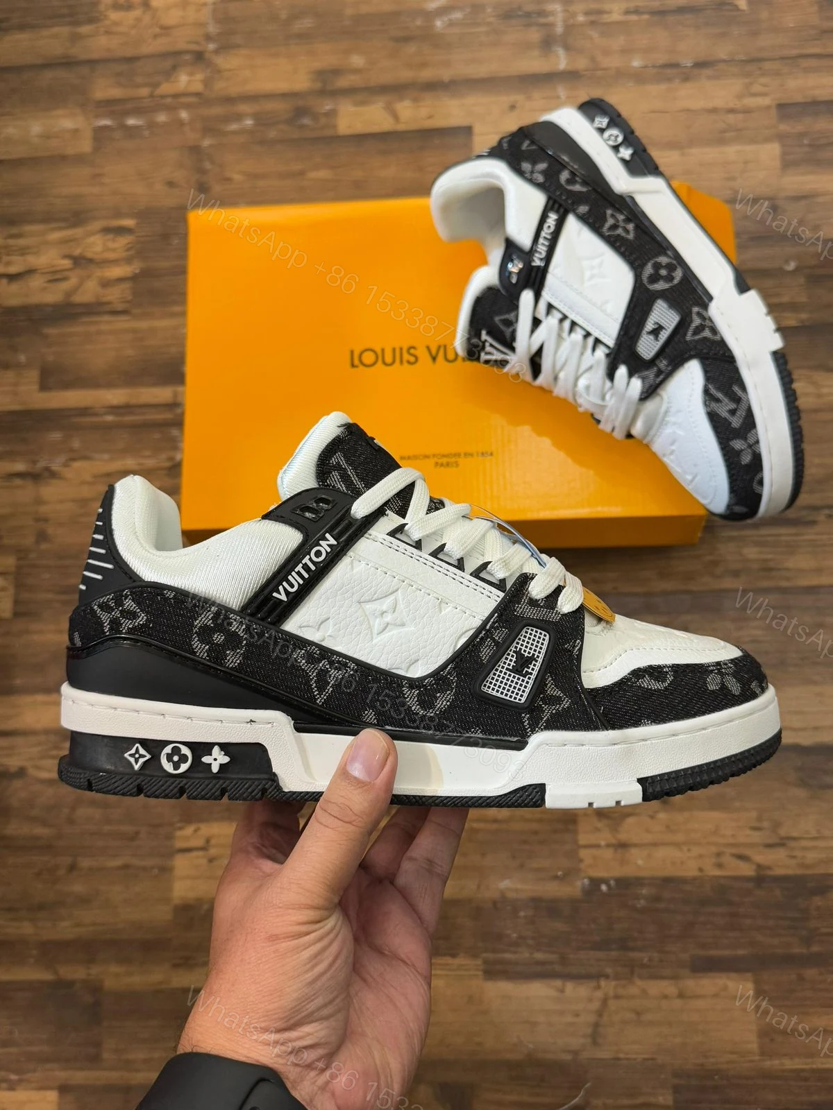 FIRST COPY Louis Vuitton Trainer Sneakers For Men — view 1