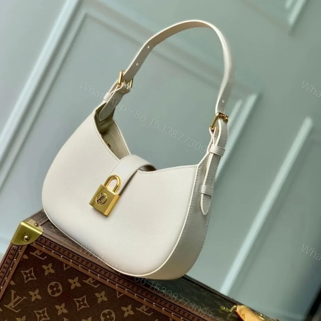 Louis Vuitton LV Lowkey Lock Pattern Woman’s Handbags 26x18x7cm — view 1