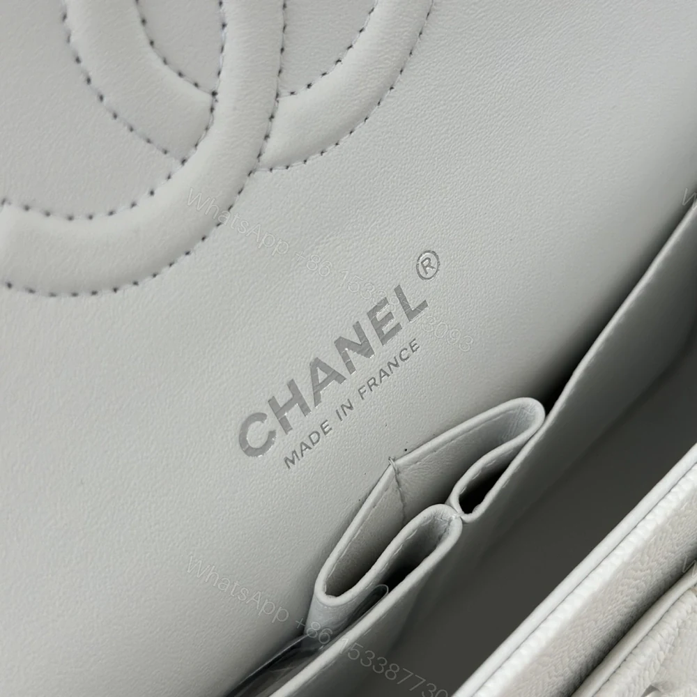 View 9 of 高仿Chanel翻蓋包CF系列經典球紋牛皮白色中號免檢版