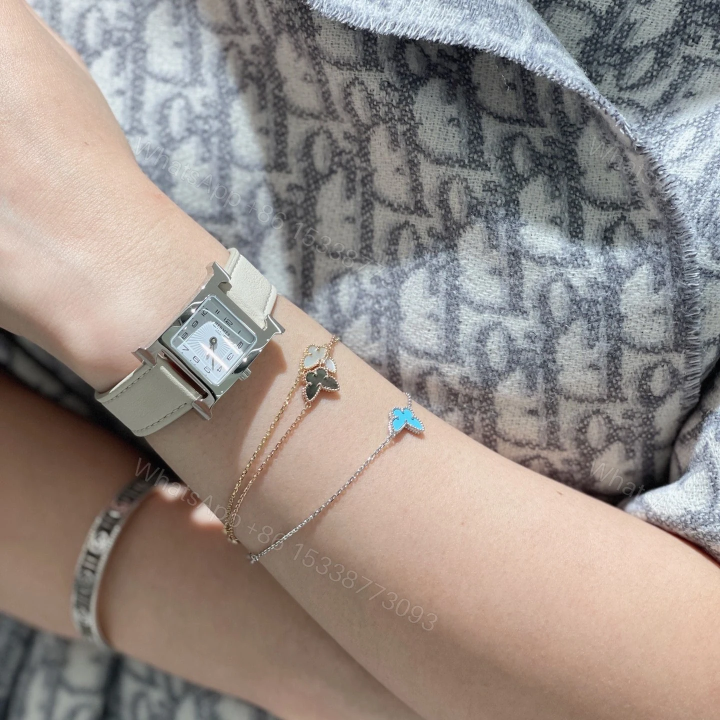 View 16 of 高仿首飾VanCleef&Arpels*ARF80400蝴蝶綠松石白金手鏈