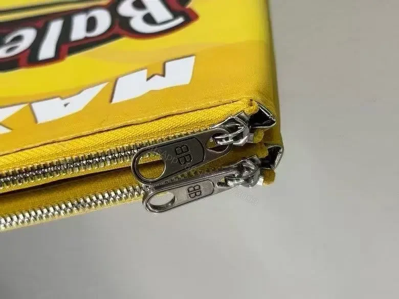 View 3 of Lux Cheese-Onion Crisp Maxi Snack Pack