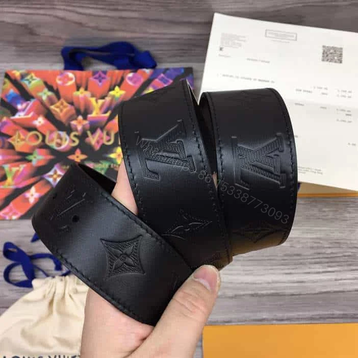 View 5 of LOUIS VUITTON DIAMOND 40MM REVERSIBLE BELT – B171