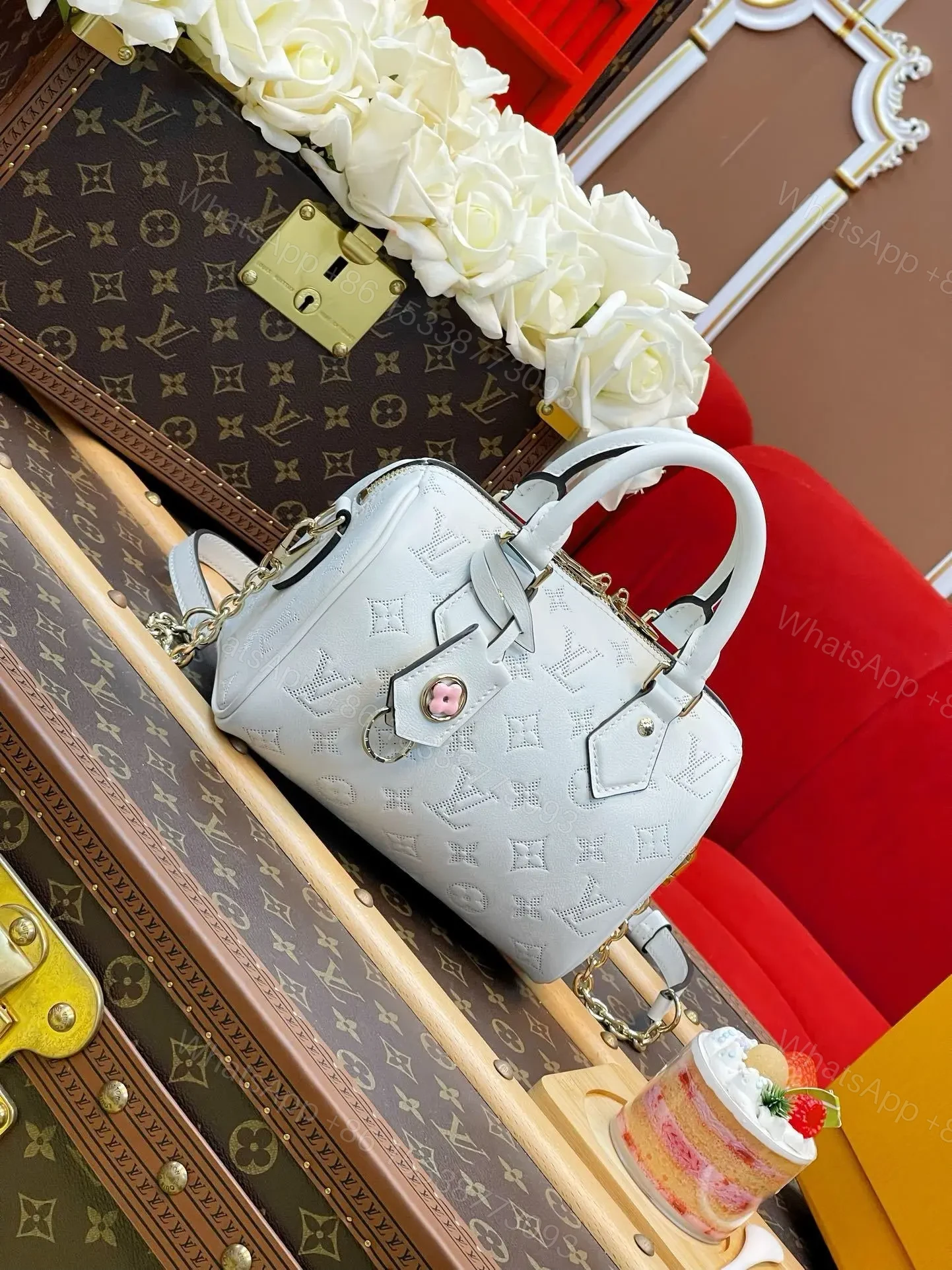 View 5 of Louis Vuitton Speedy Bandoulière 20 handbag