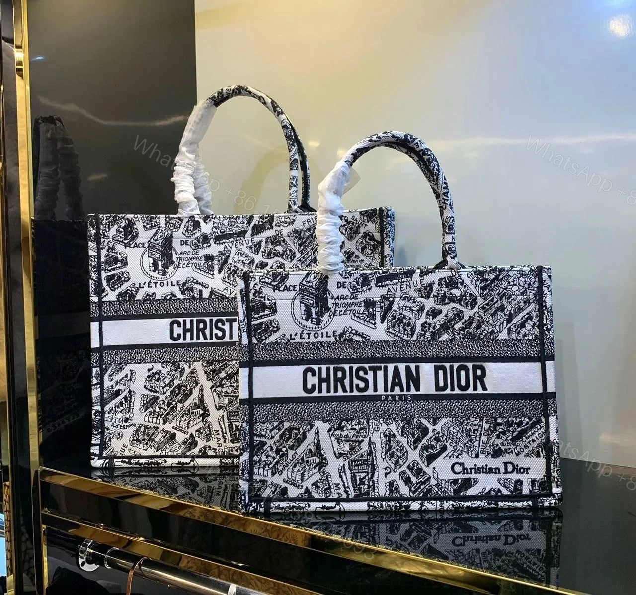 CHRISTIAN DIOR Design Book Tote 36CM — view 1