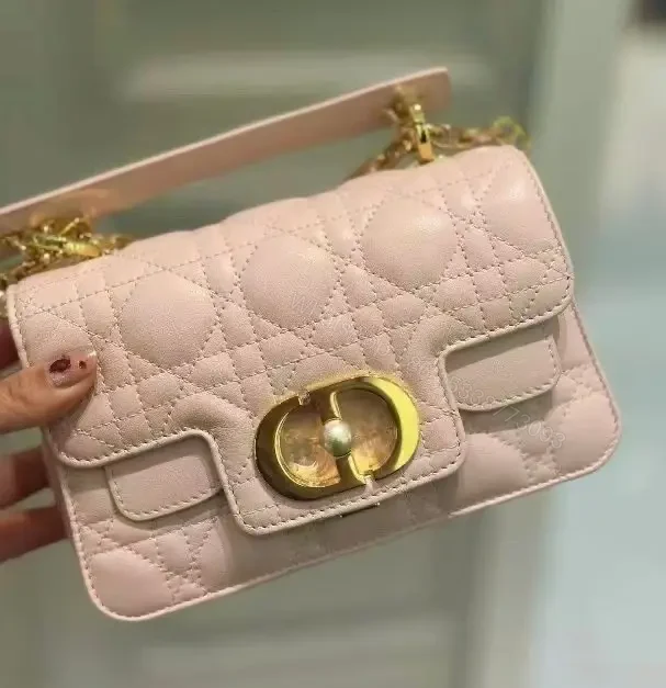 DIOR — view 1