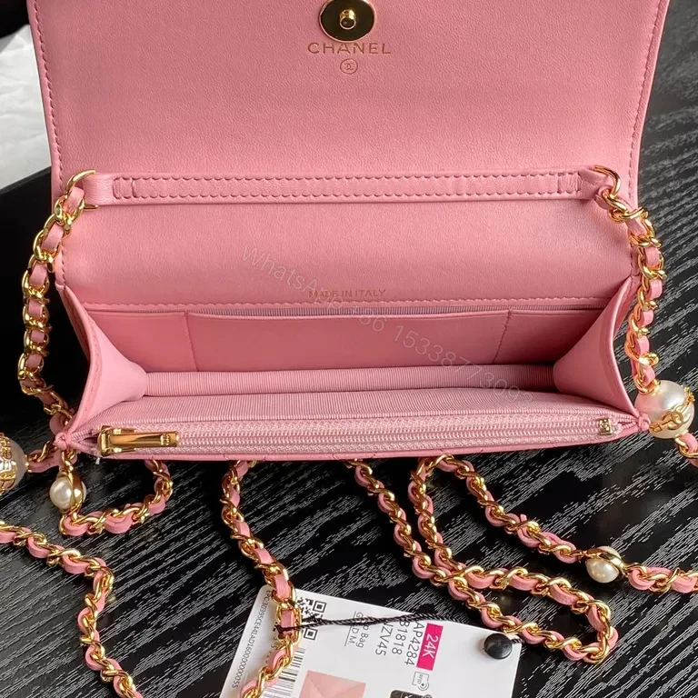 View 9 of Pink Quilted Chain Bag: Chic Crossbody Luxury Bag