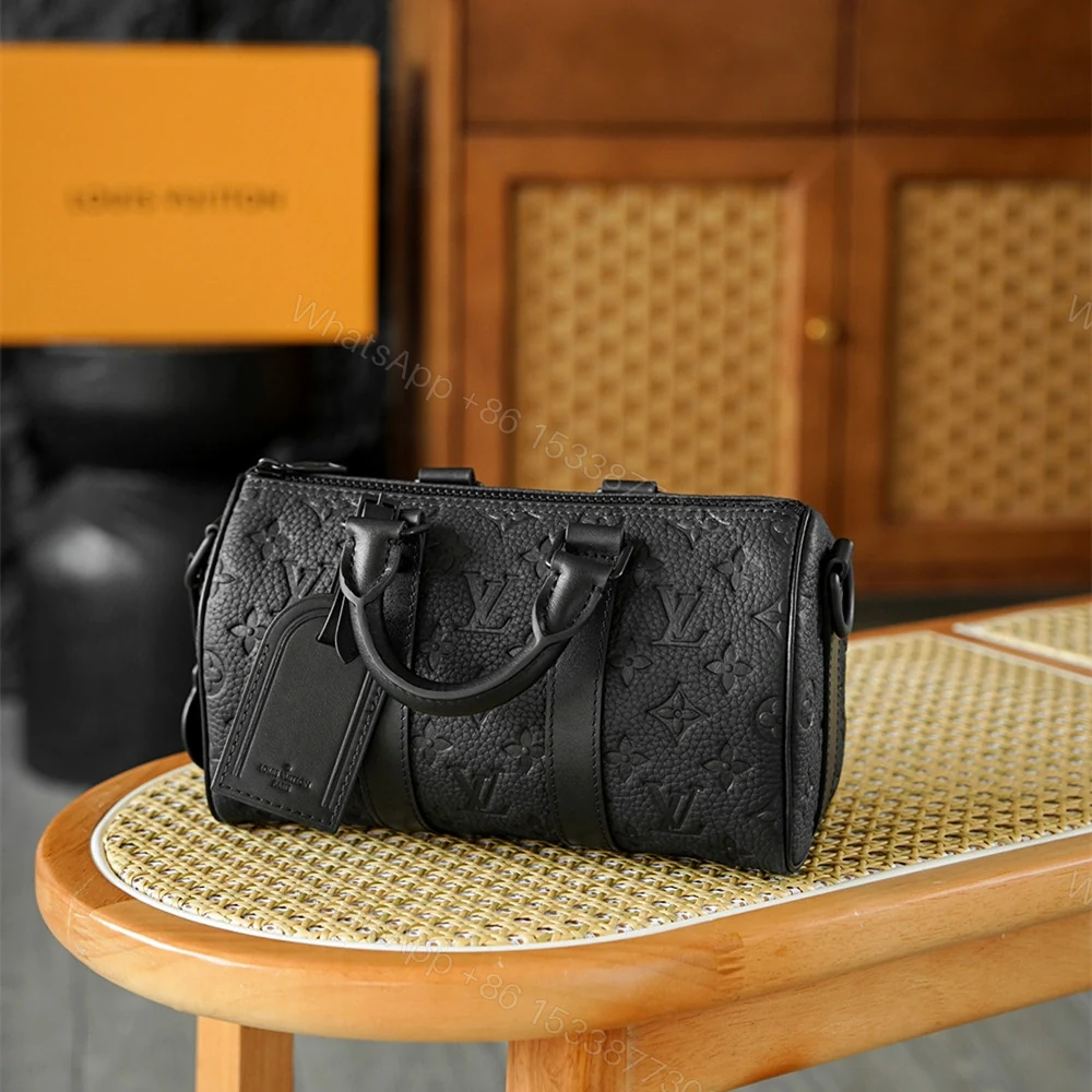 View 7 of 高仿LV*Keepall25系列M20900壓紋牛皮男士單肩包黑色免檢版