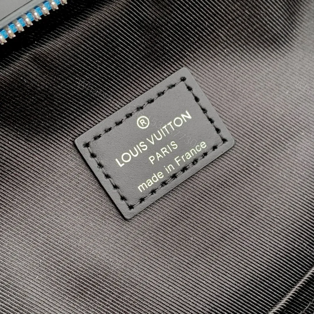 View 7 of LV AVENUE SLINGBAG 31 IN BLACK AND GREY DAMIER GRAPHITA CANVAS CALFSKIN