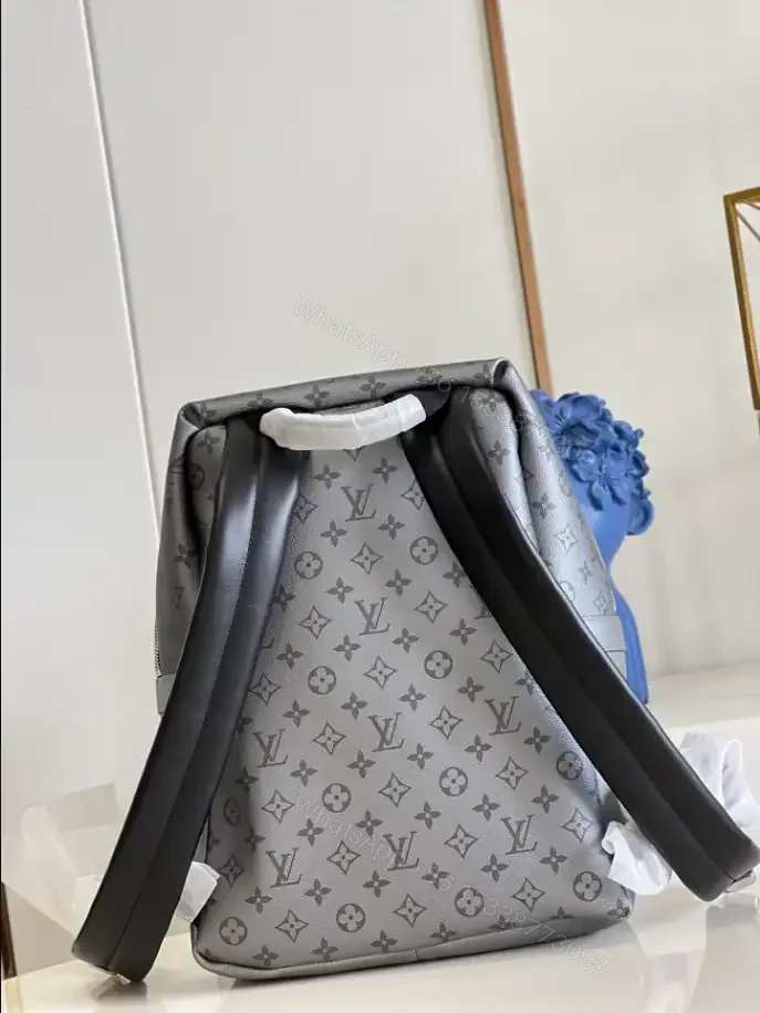 View 3 of LOUIS VUITTON DISCOVERY BACKPACK PM TAIGARAMA – LBV387