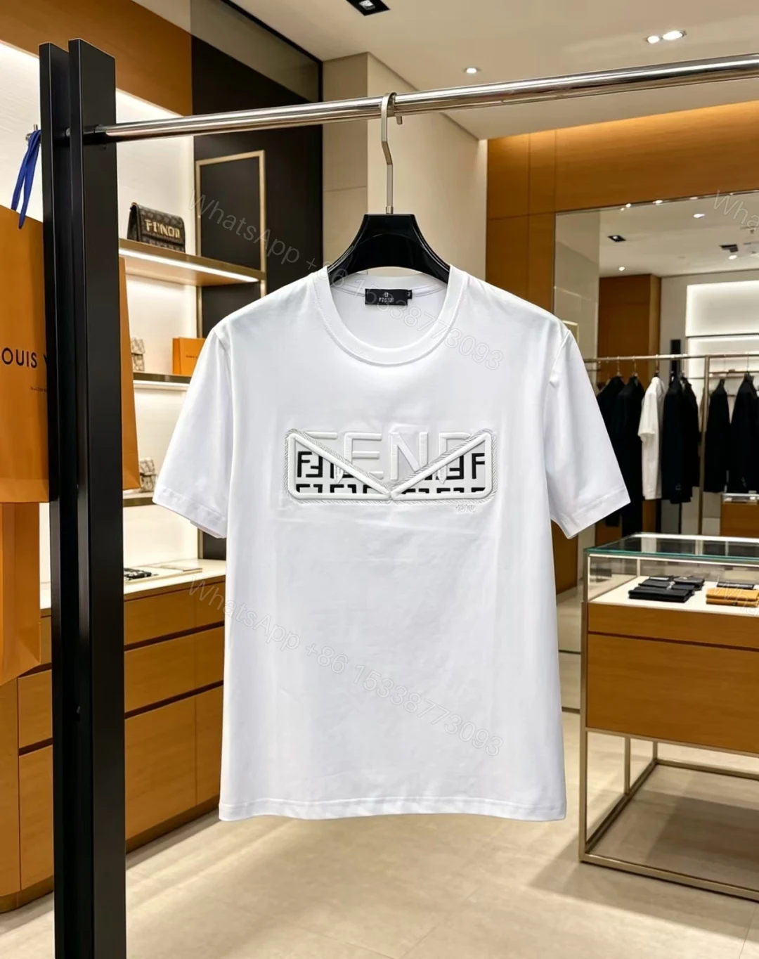 FENDI一比一立體FF刺繡短袖T恤男士精品上衣 — view 1