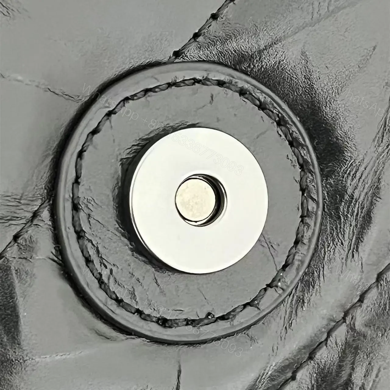 View 13 of 高仿BalenciagaCrush沙漏包油蠟黑S