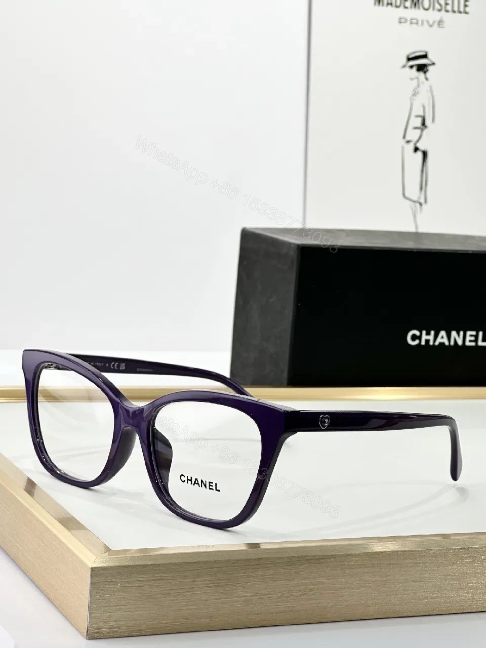 View 3 of Chic Tortoiseshell Frames: Premium Everyday Eyewear